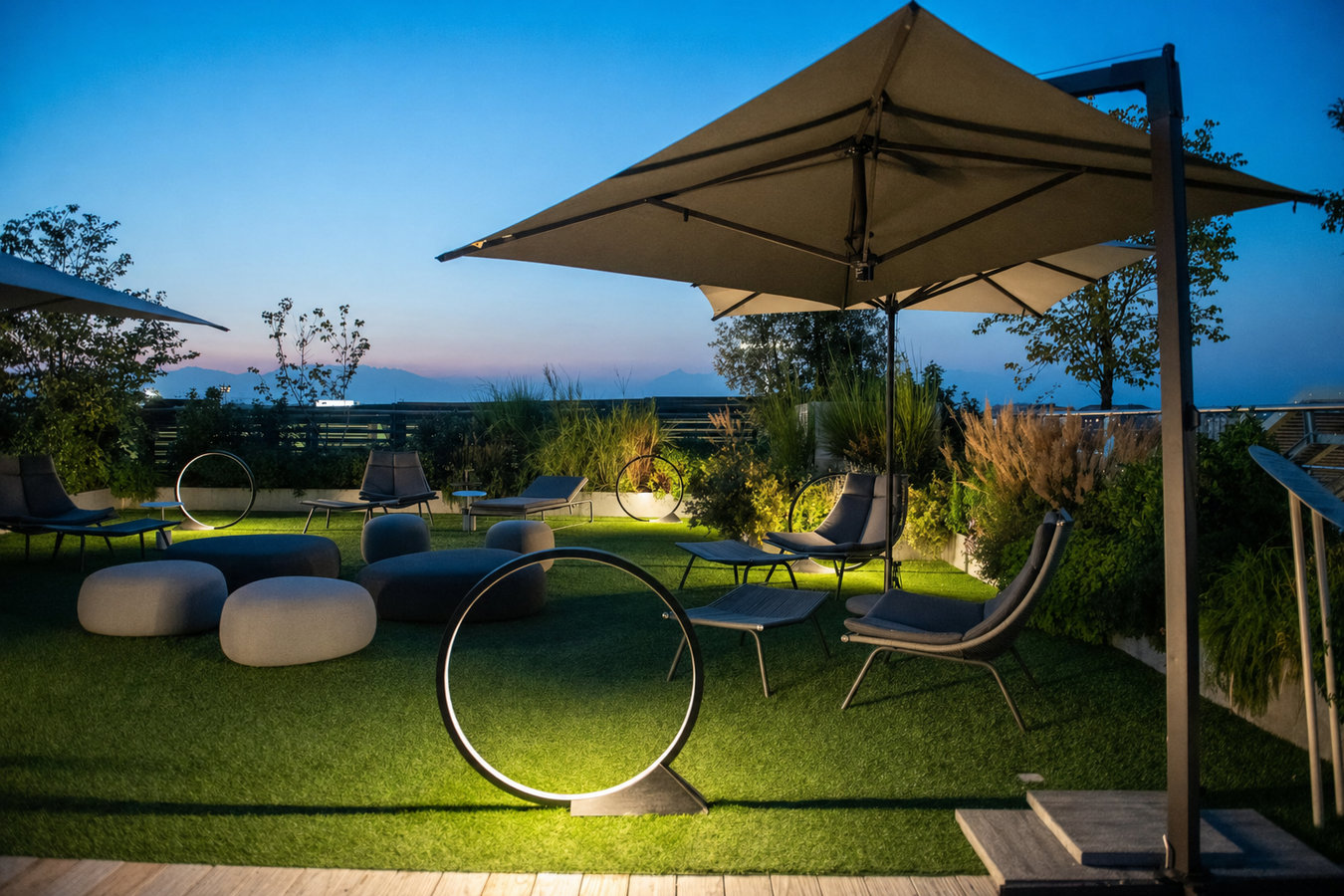 Turf for rooftop gardens